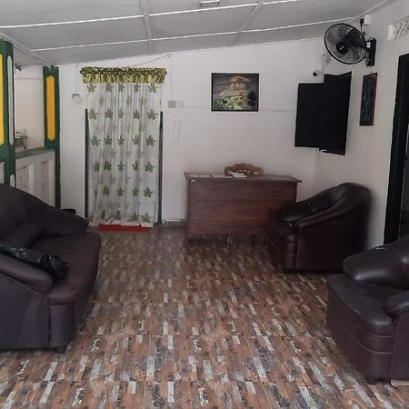 טרינקומאלה Kanthi Guest Inn מראה חיצוני תמונה